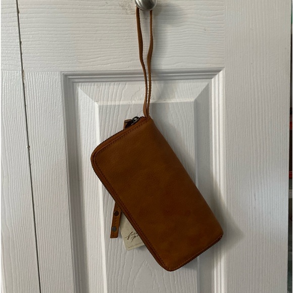 NFree People Wallet Brown Distressed Vegan Wristlet Strap Zip Closure Clutch - Picture 10 of 16